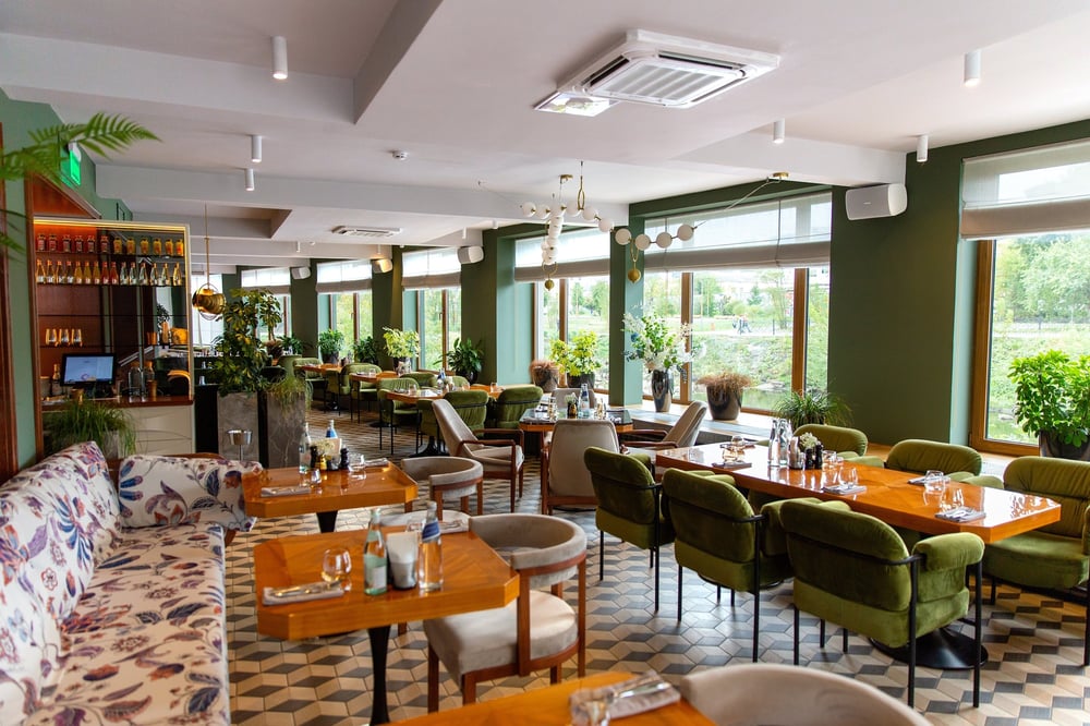 shutterstock_2402433535