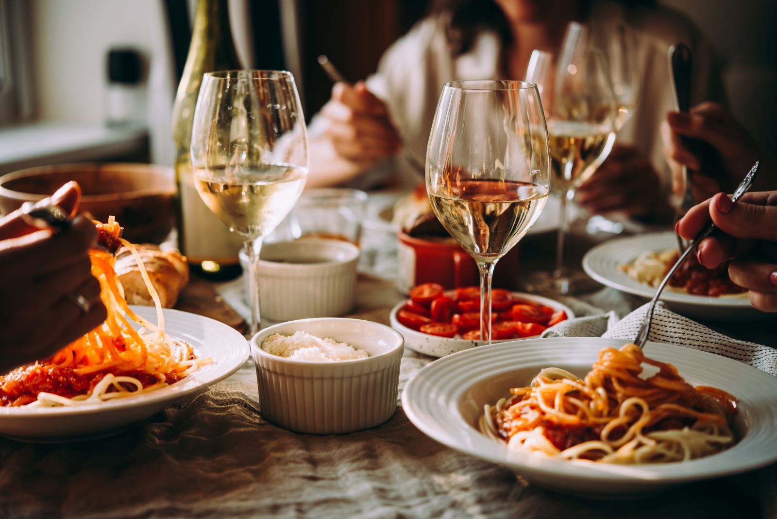 Restaurants in Jumeirah Golf Estates: Where to Eat and Unwind