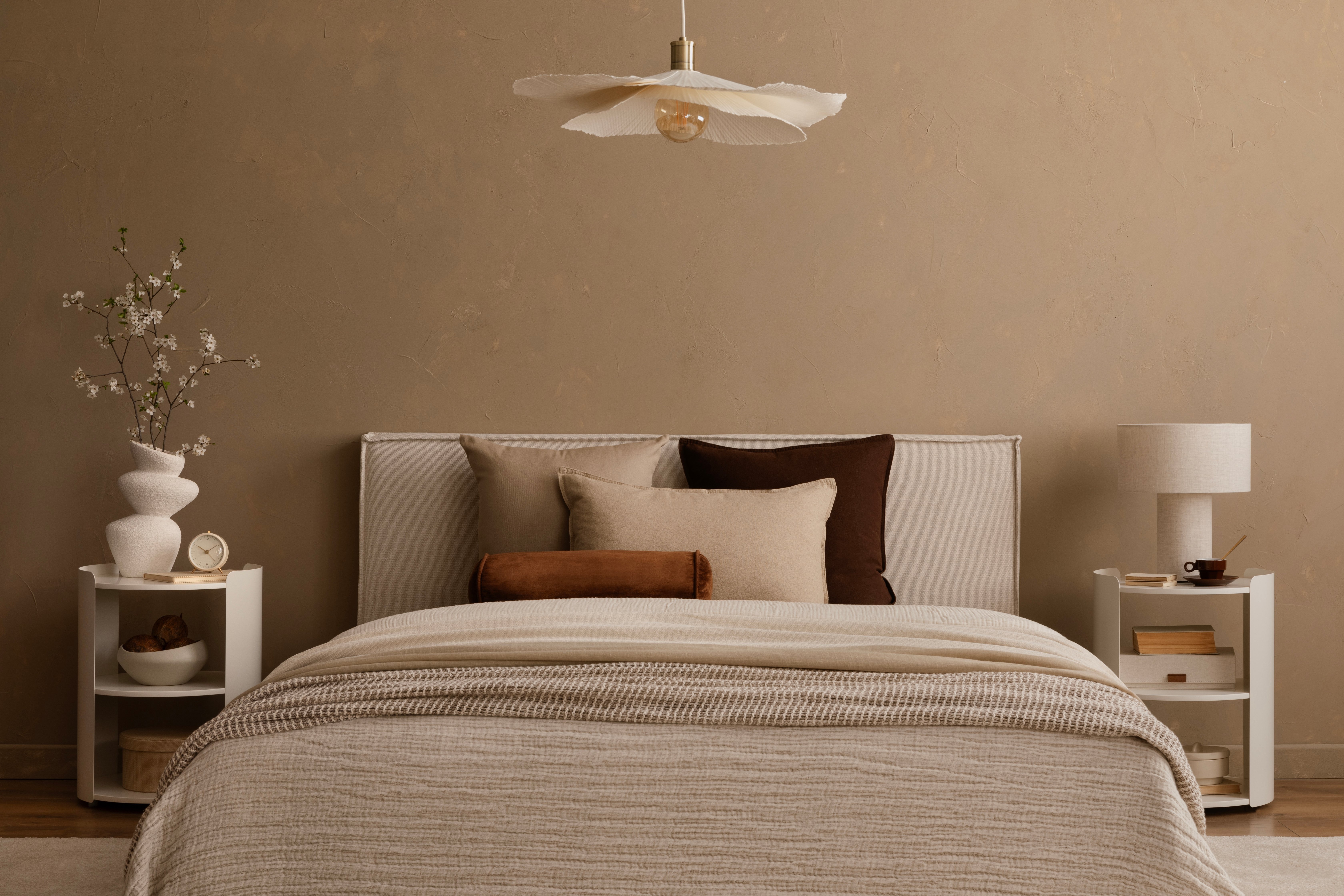 8 Earthy Bedroom Designs